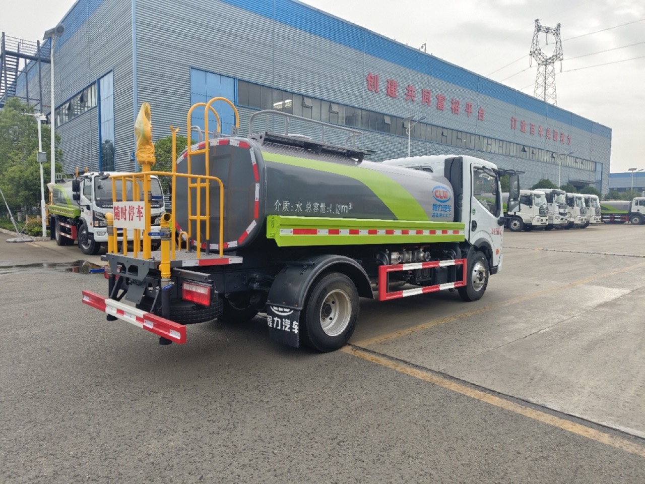 Dongfeng Duolika 5 m³ Water Sprinkler Truck