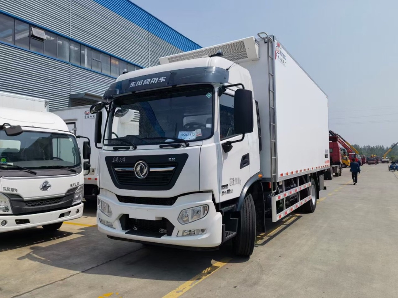 Dongfeng Tianjin 7.8 m refrigerated truck