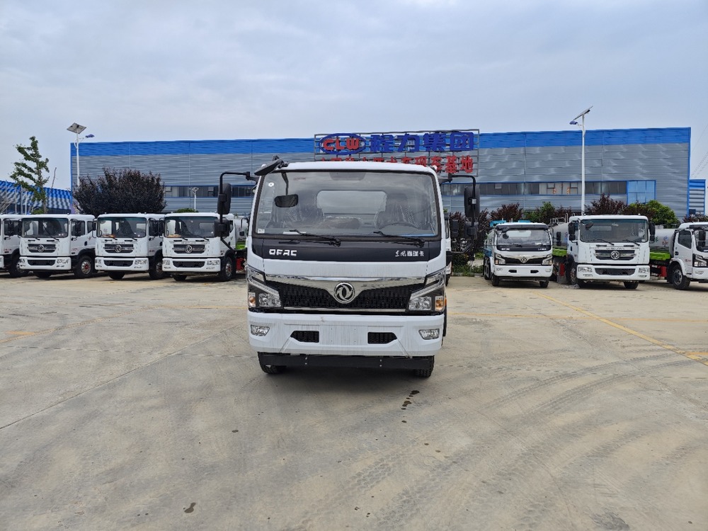 Dongfeng Forica 9.28 m³ Water Sprinkler Truck