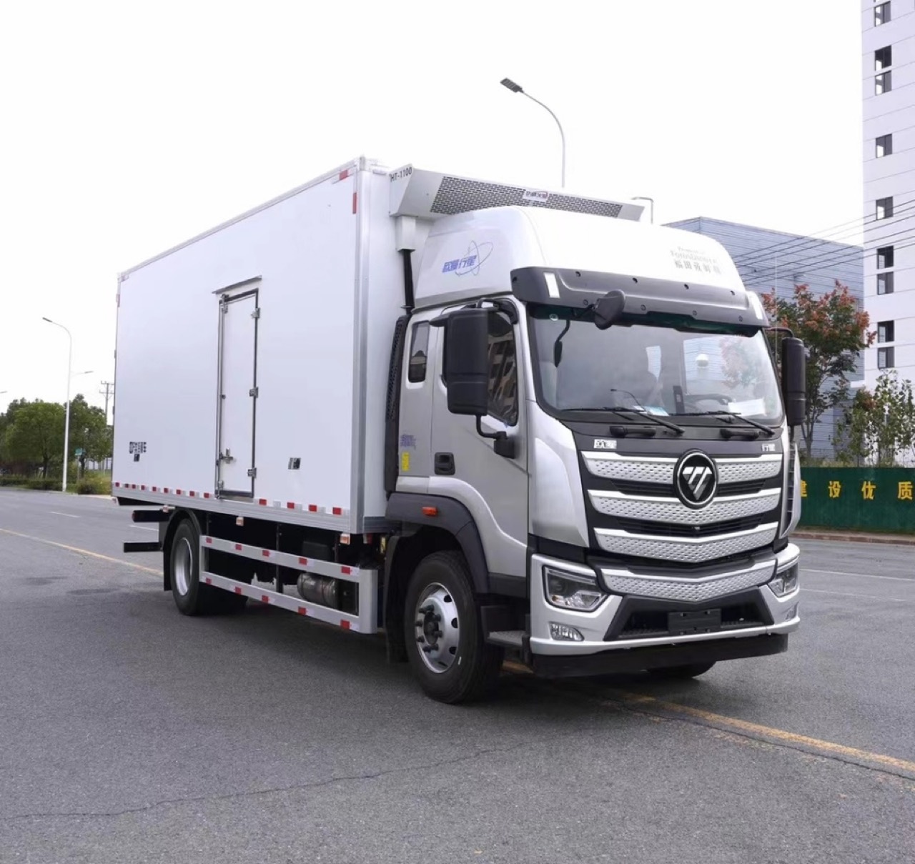 Auman High-Roof Twin-Bunk Refrigerated Truck (China VI)