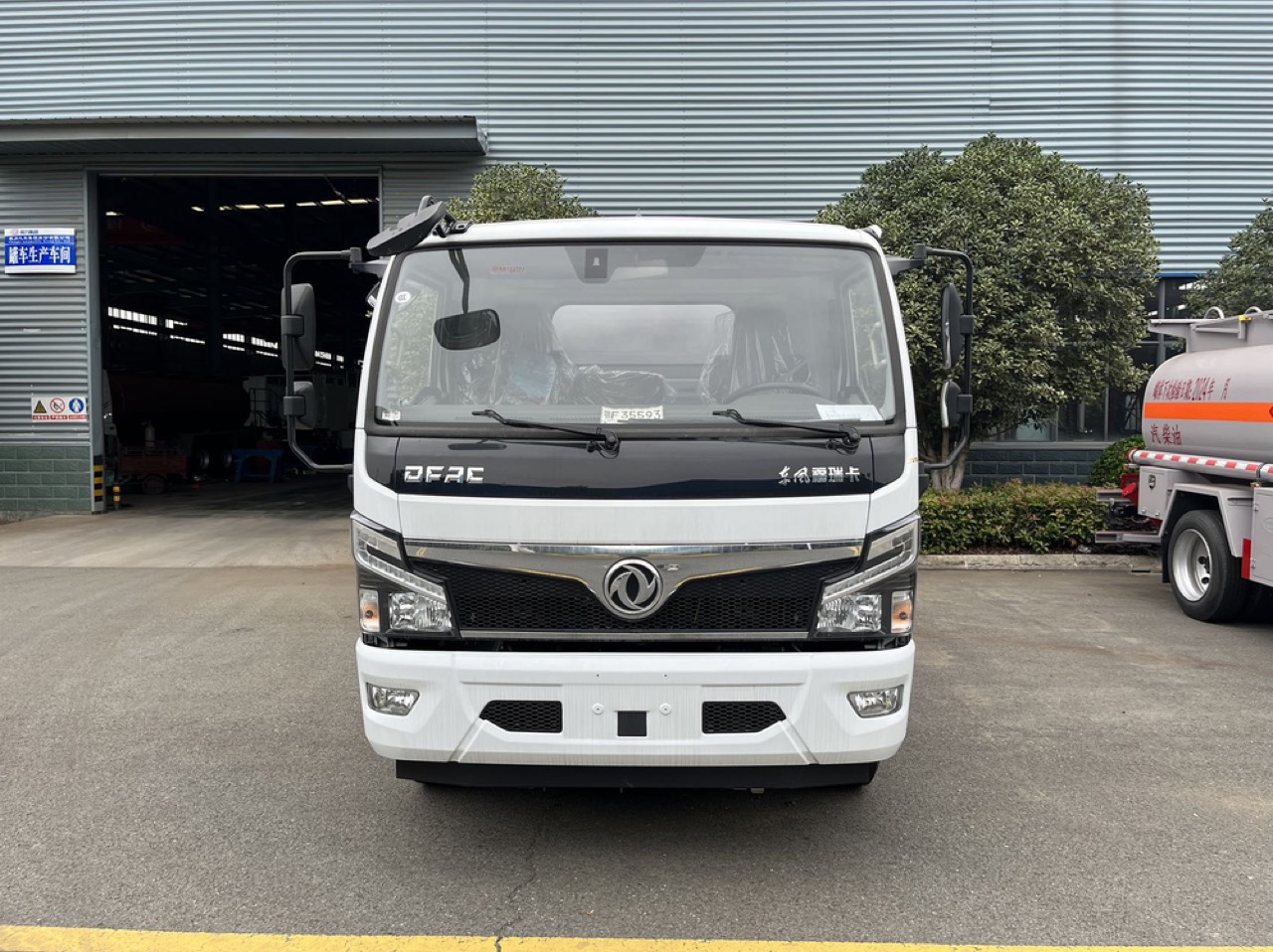 Dongfeng Forica CL5124GJY6BWG Fuel Tanker (Yunnei 170 hp)