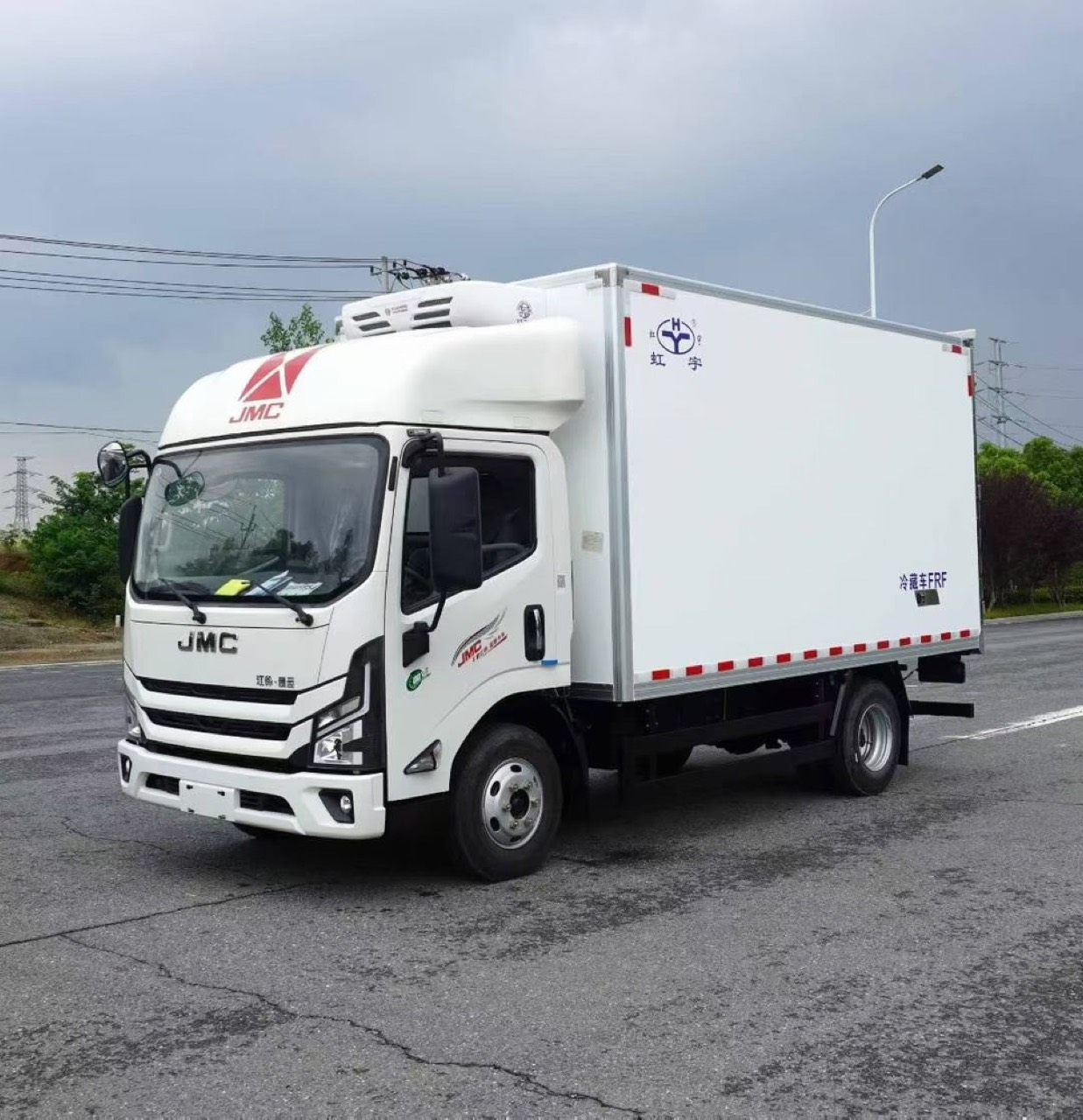 JMC New Kaiyun Wide-Body Refrigerated Truck